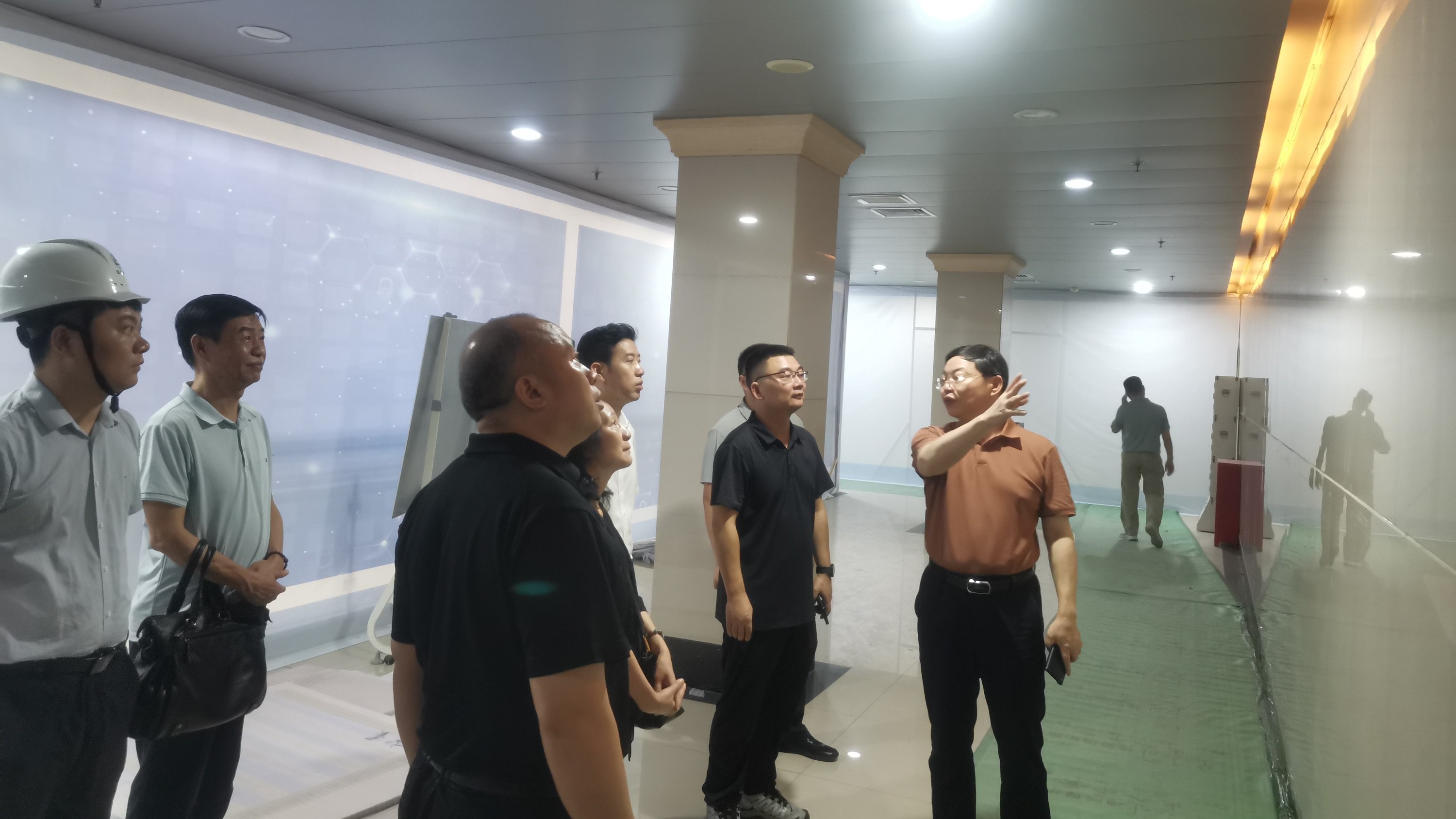 黎雁南副廳長(zhǎng)蒞臨金格建科湖南省審計(jì)廳文化陣地建設(shè)項(xiàng)目考察指導(dǎo)工作